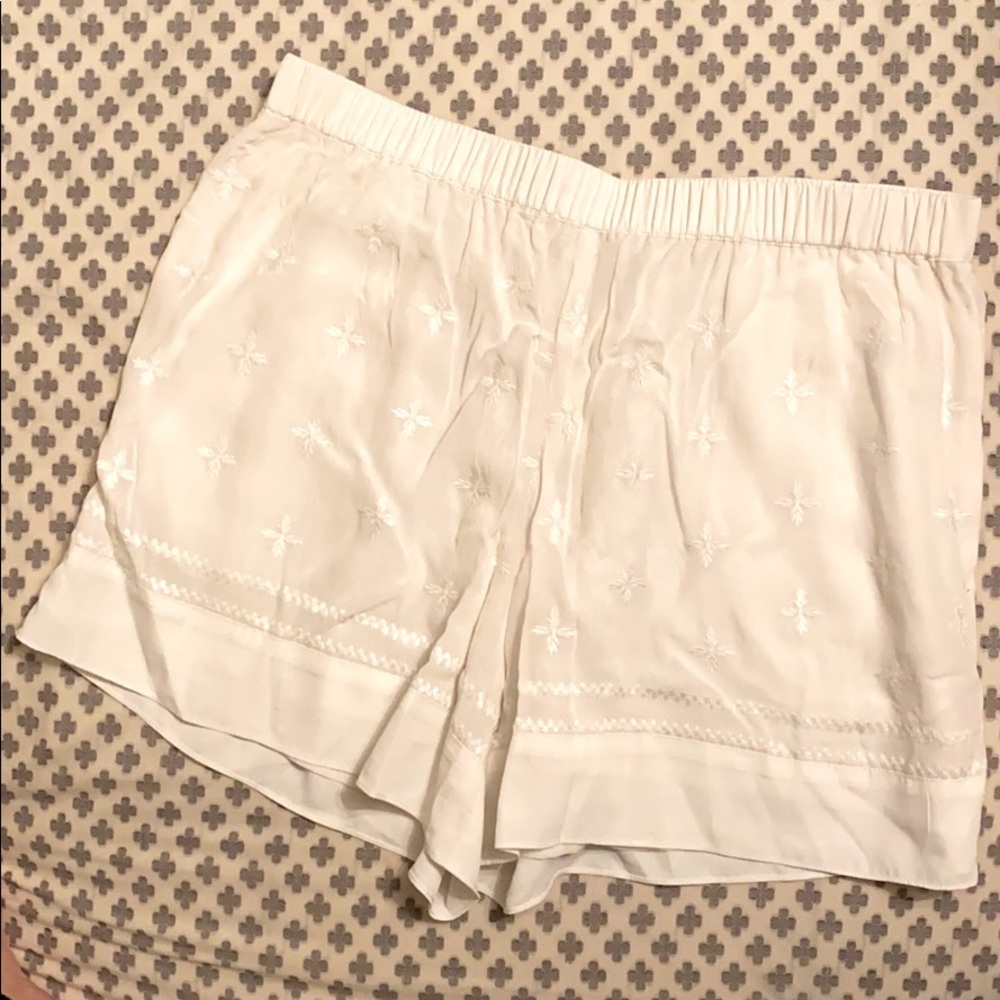 Anthro | Embroidered dressy shorts 🕊